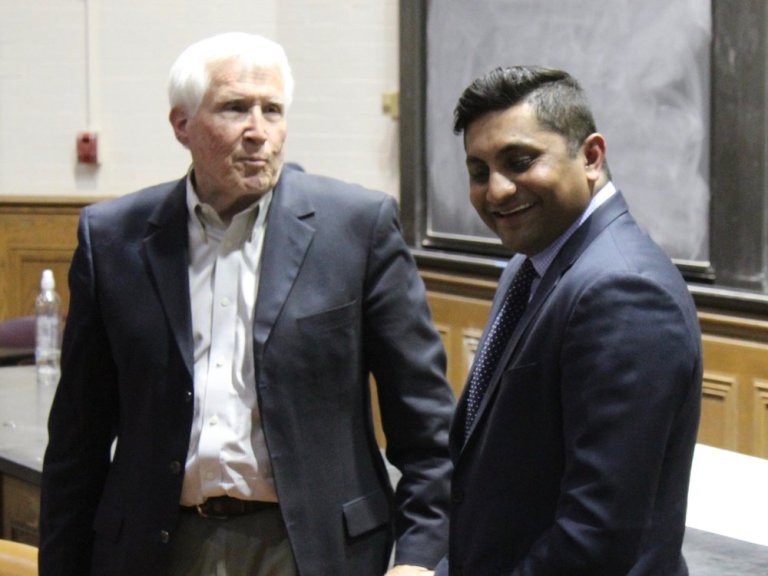 University of Chicago economist Allen Sanderson and Chicago Alderman Ameya Pawar examined Universal Basic Income and the Earned Income Tax Credit in a debate last year. (One Illinois/Ted Cox)