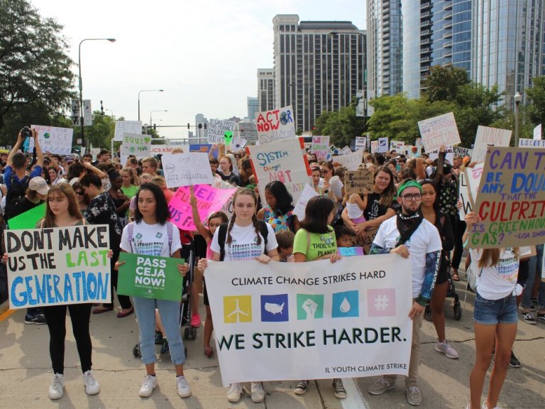 The Illinois Youth Climate Movement steps off on a march through Chicago a year ago. (One Illinois/Ted Cox)